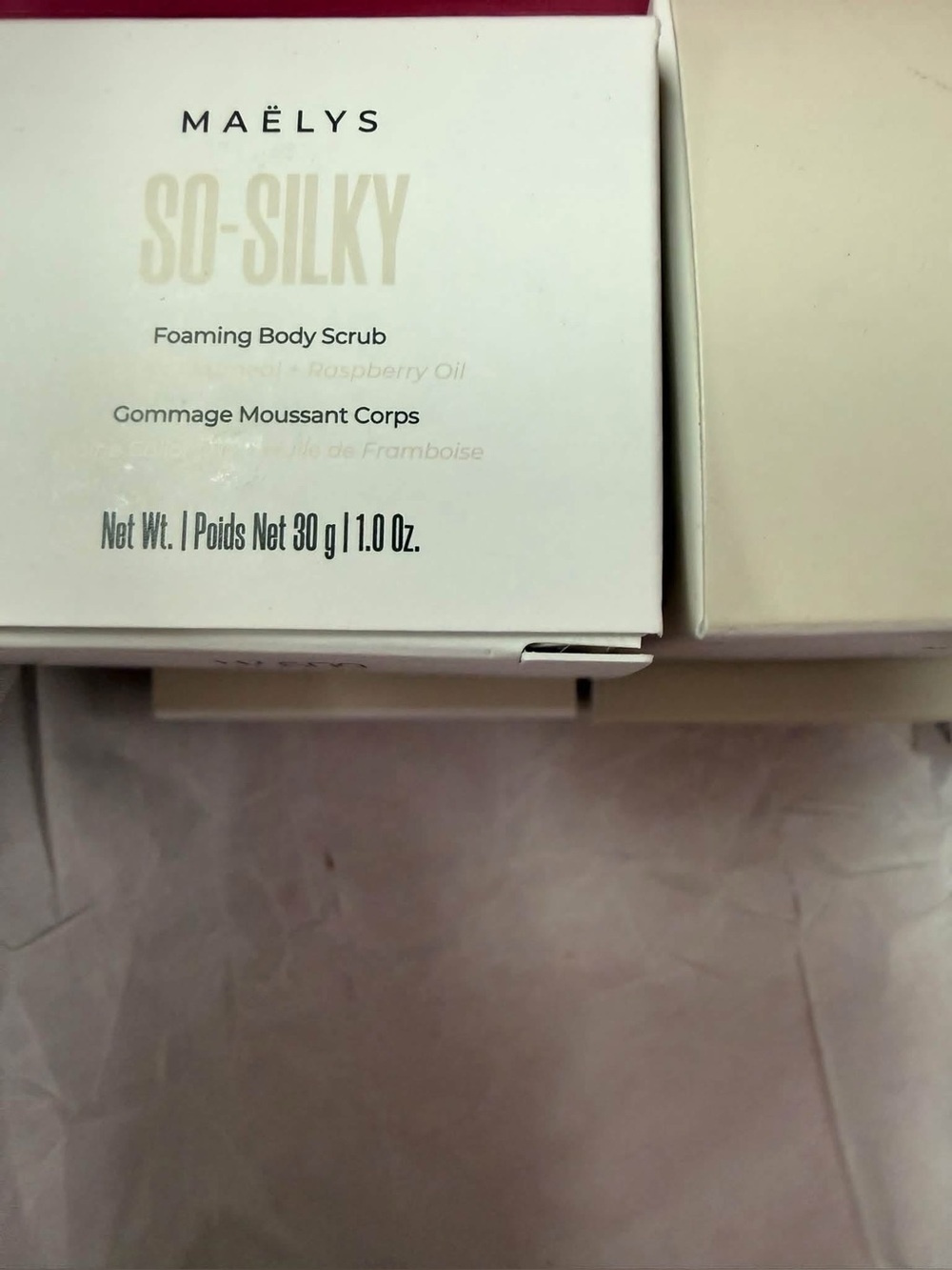 MAËLYS So-Silky Foaming Body Scrub — White
